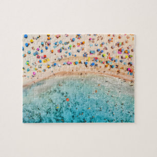 Puzzle de jigsaw de plage très fréquentée