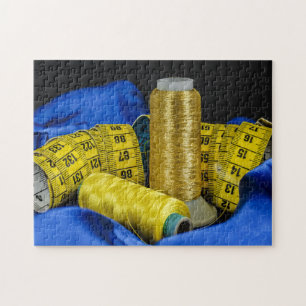 Puzzle de la scie à fils d'or jaune