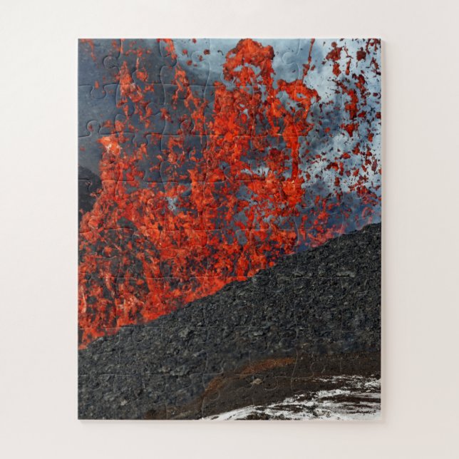Puzzle Dessin de lave chaude du cratère du volcan en érup (Vertical)
