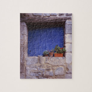 Puzzle Europe, France, Cereste. Une porte bleue ajoute de