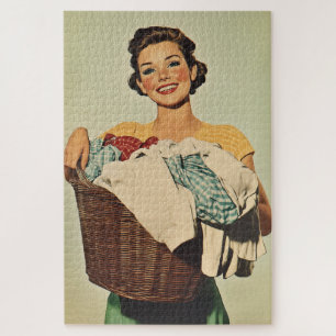 Puzzle Femme au foyer souriante avec panier de blanchisse