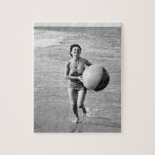 Puzzle Femme avec du ballon de plage