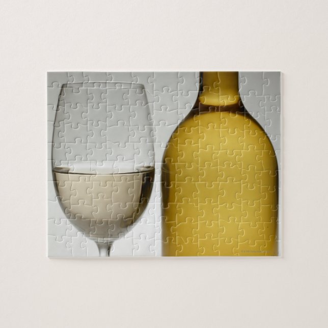 Puzzle Fermer le verre de vin blanc et bouteille de vin (Horizontal)