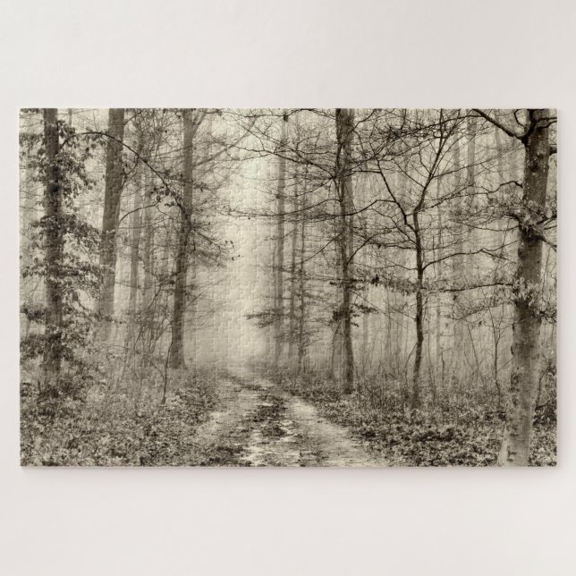 Puzzle Forêt B&W avec brouillard matinal derrière les arb (Horizontal)