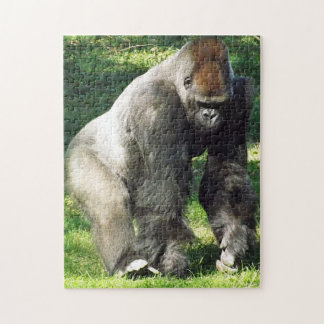 Puzzle Gorille masculin de plaine de Silverback se levant