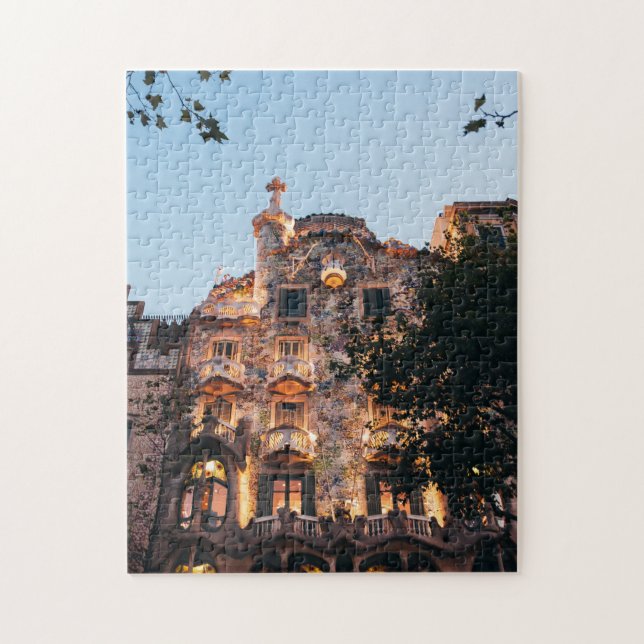 Puzzle La Célèbre Casa Batlló De Barcelonas Dans Passeig  (Vertical)