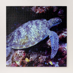 Puzzle La tortue de mer nage avec du corail en direct