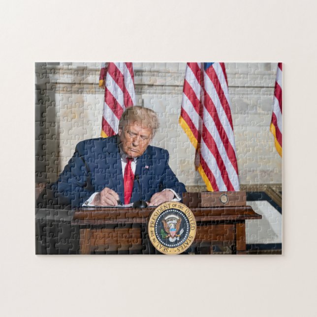 Puzzle Le président Donald J. Trump au bureau (Horizontal)