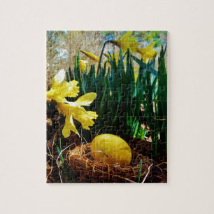 Puzzle Les jonquilles jaunes et un oeuf de Pâques jaune