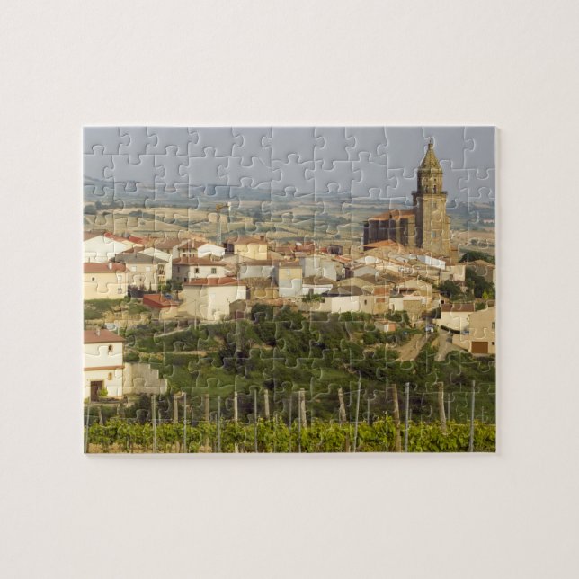 Puzzle Les rangées de vignes au premier plan encadrent le (Horizontal)