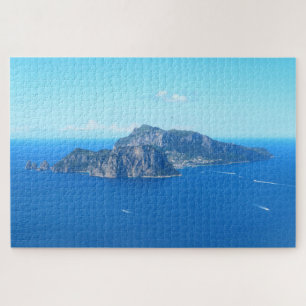 Puzzle L'île de Capri, en Italie, entourée de la mer d'