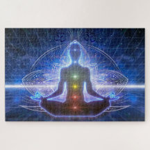 MÉDIATION YOGA EN POSITION LOTUS AVEC LA CHAKRA