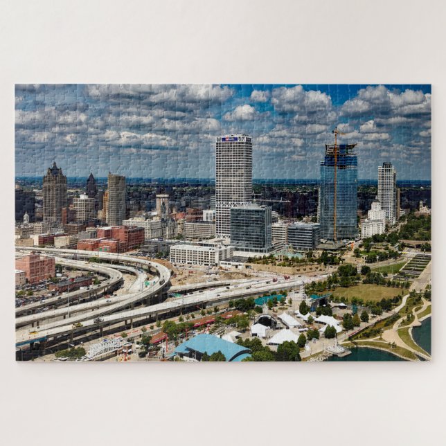 Puzzle Milwaukee Wisconsin. (Horizontal)