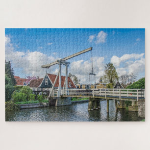 Puzzle mit holländischer Holzbrücke