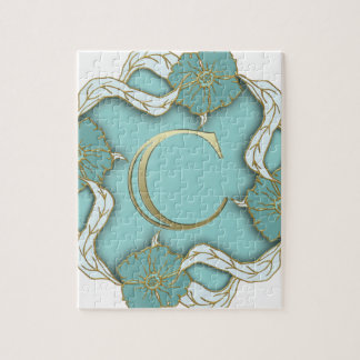 Puzzle monogramme alphabétique c