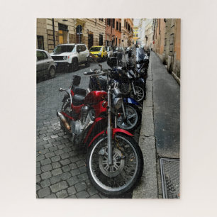 Puzzle Motos garées le long d'une rue à Rome, Italie