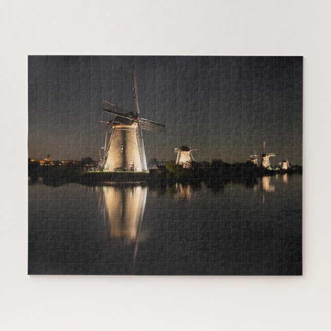 Puzzle Moulins à vent et eau illuminée la nuit (Horizontal)