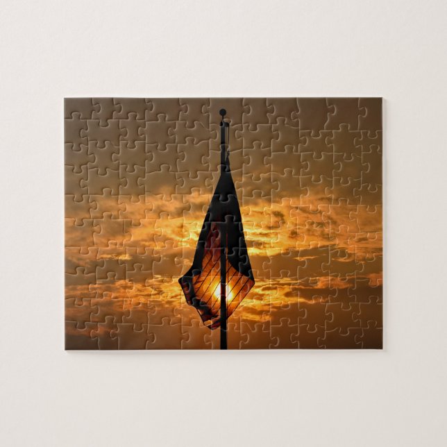 Puzzle Nuages, ciel et drapeau au coucher du soleil - 8x1 (Horizontal)