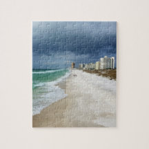 Nuages de pluie au-dessus de plage de Panamá City,