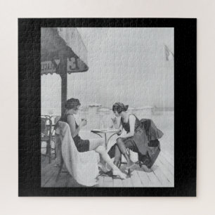 Puzzle Photo de dames des années 1920 déjeunant sur la pl
