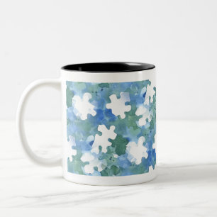 Puzzle Piece in blau und grün gestrichen Zweifarbige Tasse