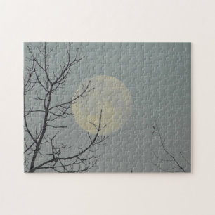 Puzzle Pleine lune à travers les arbres