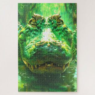 Puzzle Portrait de crocodile frappant la jungle verte