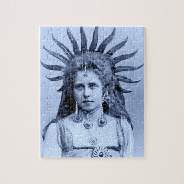 Puzzle Reine Marie de Roumanie comme Reine du Soleil (Vertical)