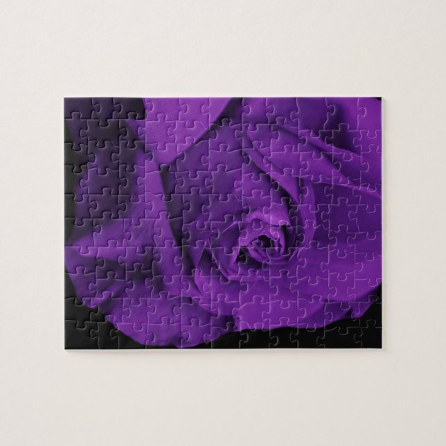 Puzzle Rose de pourpre sur la casse-tête noire (Horizontal)