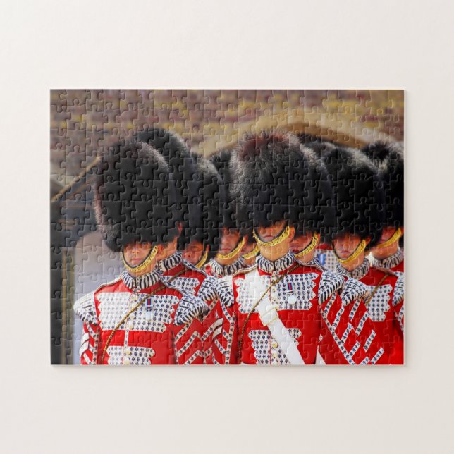 Puzzle Royal London Guards. (Horizontal)