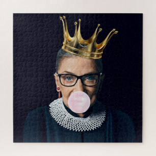 Puzzle Ruth Ginsburg couronne d'or soufflant du chewing-g