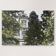 Sanctuaire au milieu des arbres
