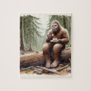Puzzle Sasquatch dans une forêt moussue avec un gâteau au