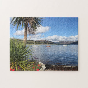 Puzzle Soleil en Ecosse. Baie avec palmiers et yachts