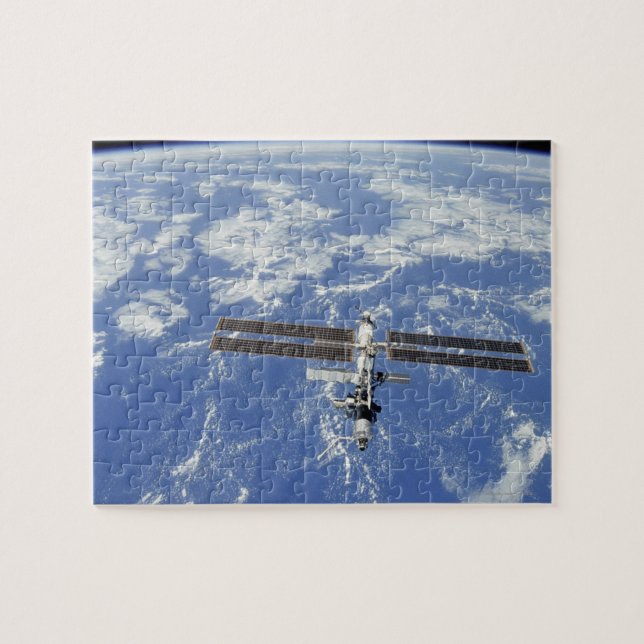 Puzzle Station spatiale internationale en orbite autour d (Horizontal)