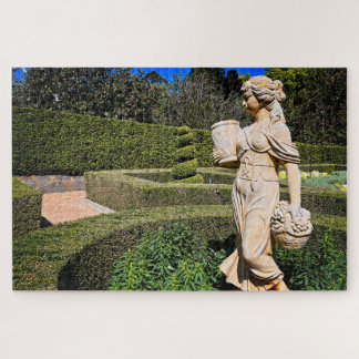 Puzzle Statue dans un jardin de printemps