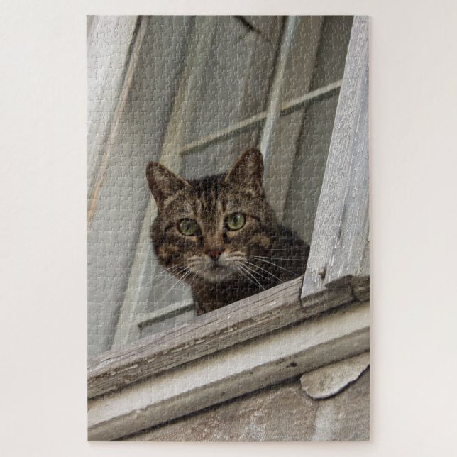 Puzzle Tabby cat vous regardant depuis la fenêtre (Vertical)