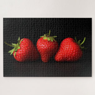 Puzzle Trois fraises sur Black 20x30 1014pc jpcna