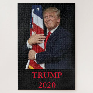 Puzzle Trump embrasse le drapeau américain