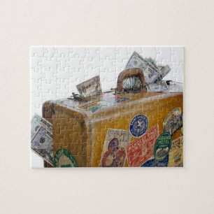 Puzzle Valise ancienne avec de l'argent