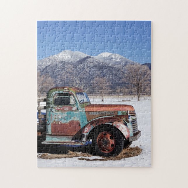 Puzzle Vieux camion se reposant dans le domaine (Vertical)