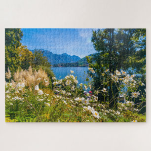 Puzzle Vue pittoresque sur le lac de Côme à travers les f