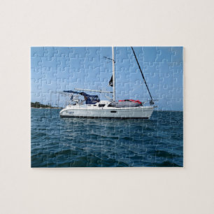 Puzzlespiel von einem Starjewel das Segelboot am