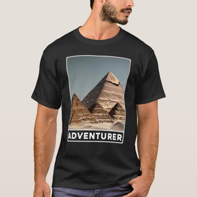 Pyramids of Giza Cairo Egypt Adventurer T-Shirt (Vorderseite)