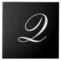 Q Monogram Initial White auf Black