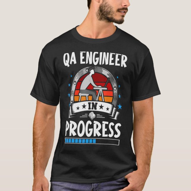 QA-Ingenieur im Studium T-Shirt (Vorderseite)