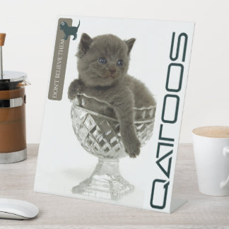 QATTOOS-PEDESTALES SIGN SOCKELSCHILD
