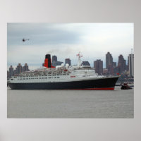 QE2 Passing Midtown