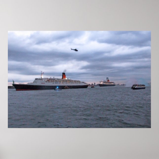 QE2 und QM2 bei NYC Poster (Vorne)