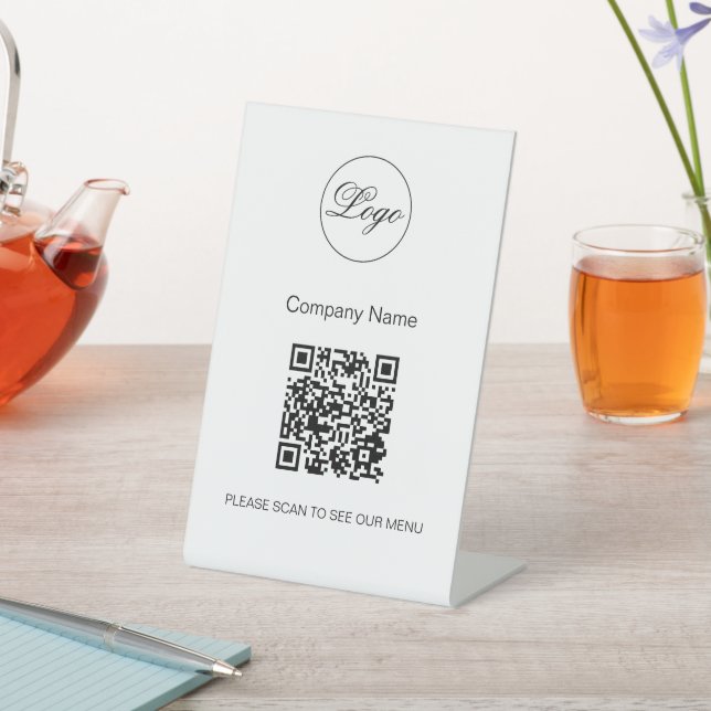 QR Code Black Café Menü Logo Modern White Sockelschild (In SItu)